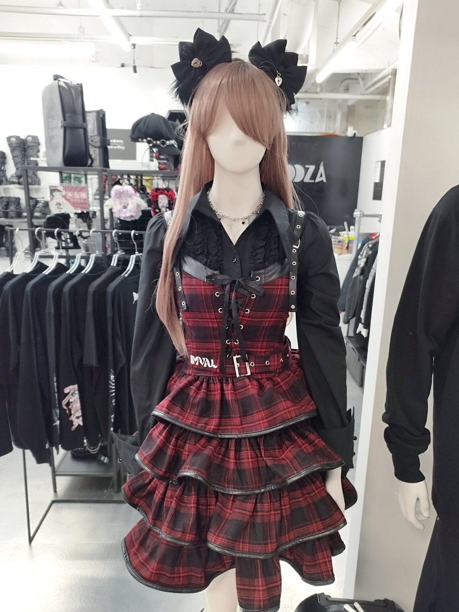 こんにちは🙌🏻 QOOZAラフォーレ原宿店オープンしました🌟 赤チェック