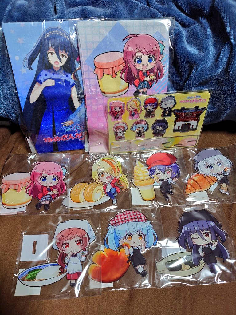 武雄温泉物産館のゾンビランドサガのBIGアクスタとかGETしてきた マジ