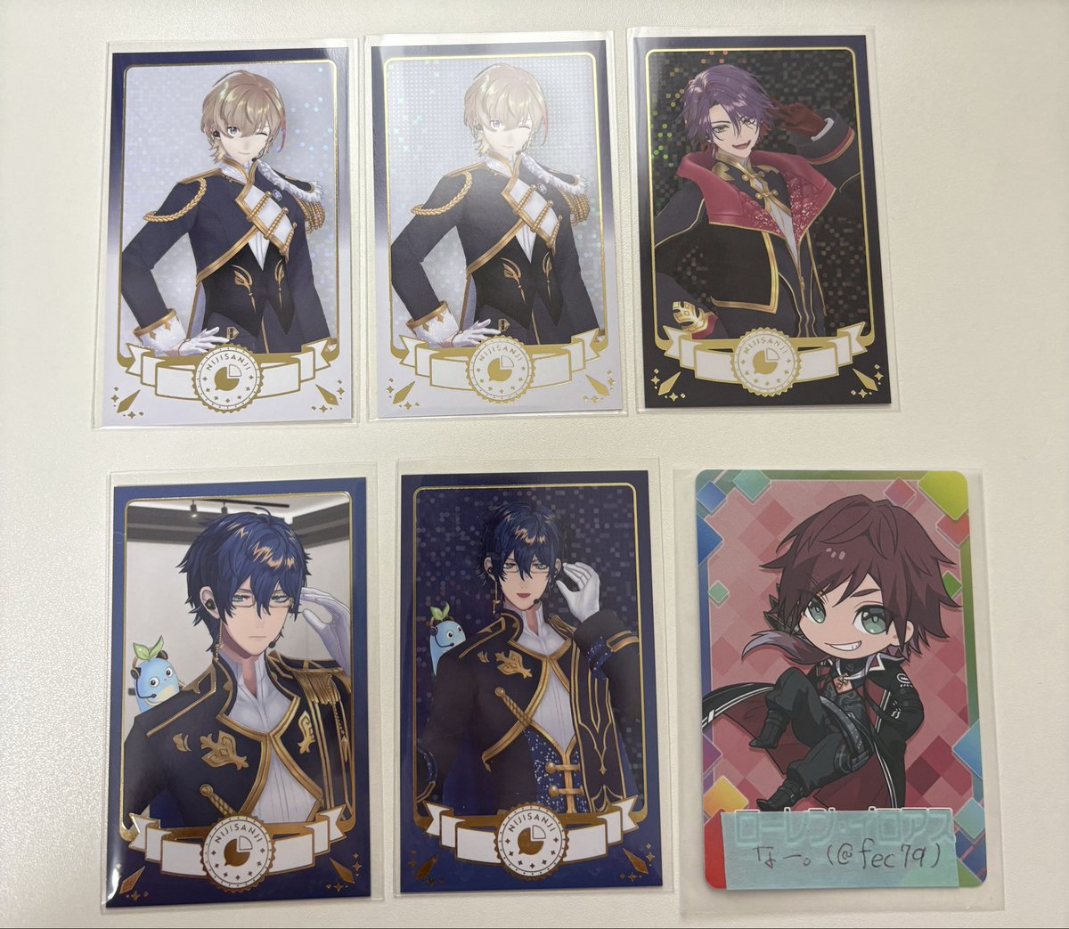 fec7q's tweet photo. 【交換】にじさんじ 共通衣装3Dグッズ ランダムチェキ風カード

譲：画像のもの

求：IDカードの方(アップ>引き)

郵送>都内手渡し
お気軽にお声掛けください！ https://t.co/7hnDNPRYWT