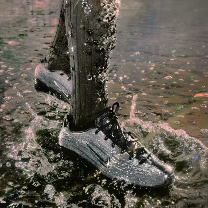 3月7日海外発売｜ Naked Copenhagen x Nike Shox Z 