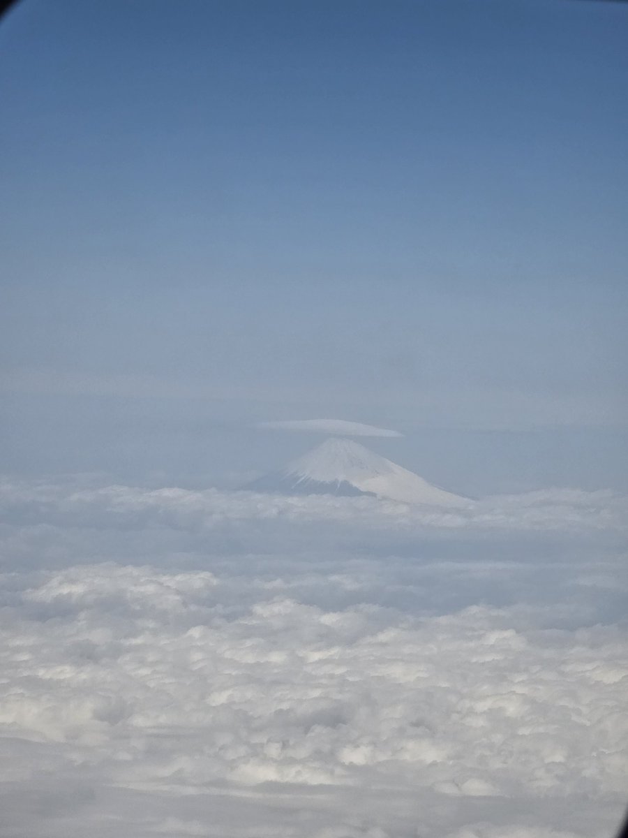 ramrem0830's tweet photo. 傘富士山！ https://t.co/a9fLc3wJVk