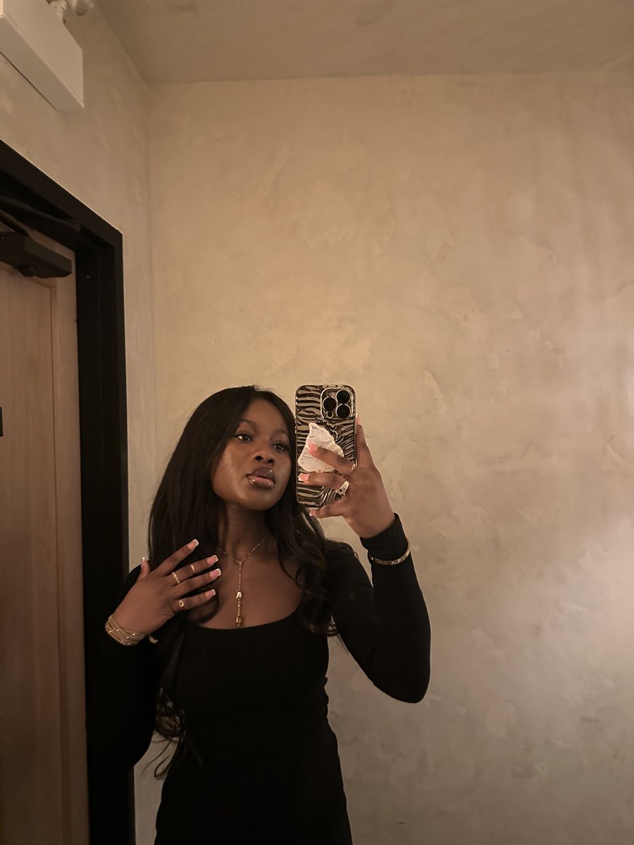 Ajuwarh_Cassie tweet media