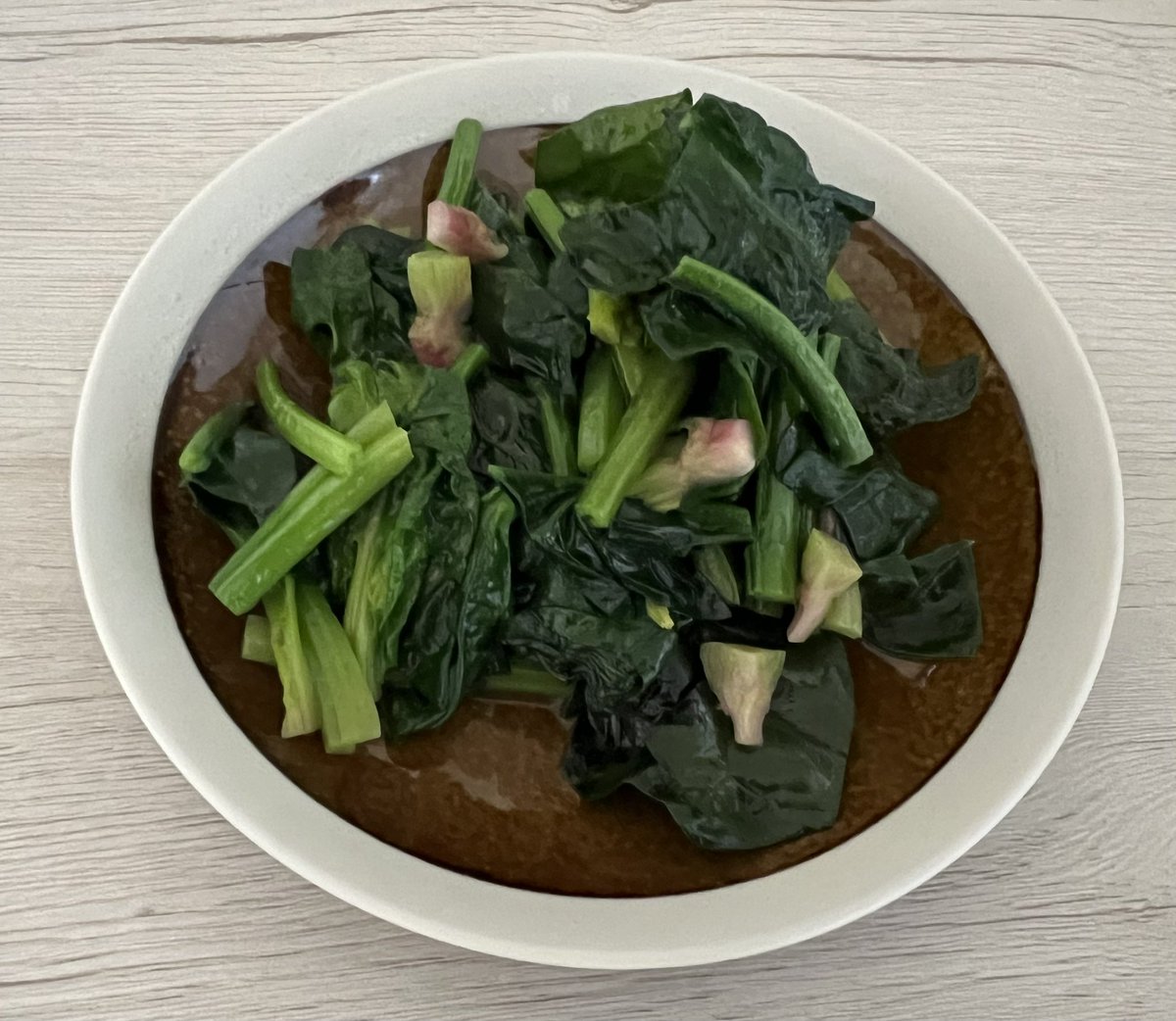 DAVE_SAGATON's tweet photo. あす菜のほうれん草でバター炒め。本来ならエグ味分からなくするためバターをたっぷり入れないといけないらしいけど、極みほうれん草はエグ味がないから少量のバターで。ほうれん草の甘味が感じられて美味しい😋 https://t.co/AUwNo2H7wC