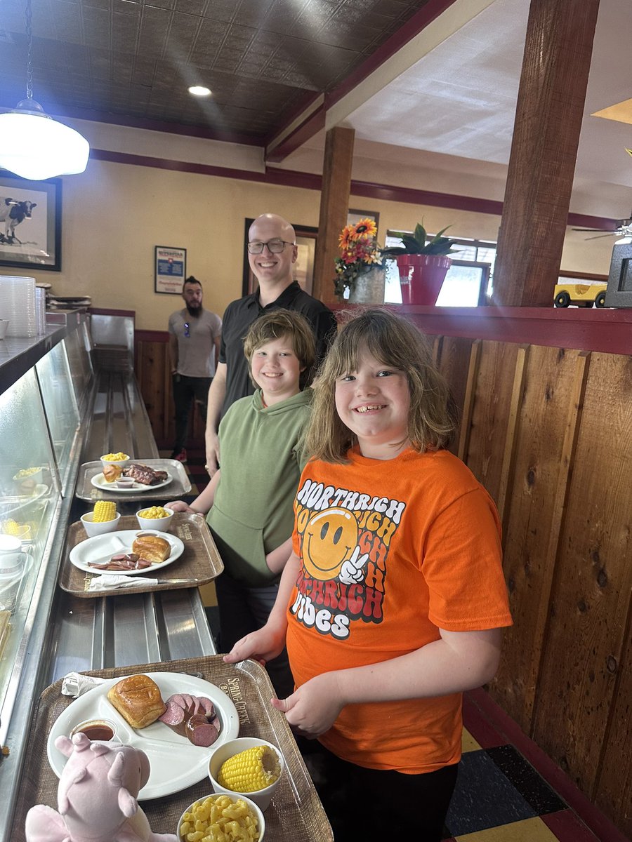 Emily Lawrence tweet media