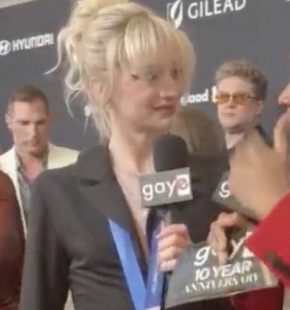 THE MIC IS SENDING ME