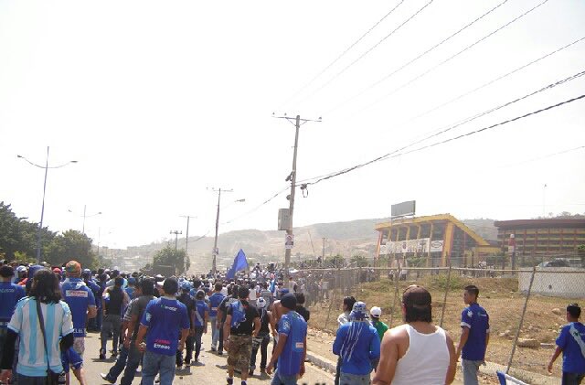 mr_capwell1902's tweet photo. Se viene el clásico del astillero 
Vamos Emelec querido https://t.co/CaDFlNBZQp