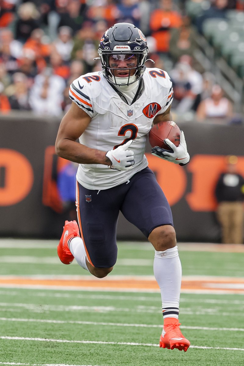 YahooFantasy's tweet photo. Bills highest-scoring fantasy WR by season since Stefon Diggs left:

2024: Khalil Shakir - WR38
2025: Khalil Shakir - WR38
2026: DJ Moore - WR? https://t.co/CX4HcALc6P