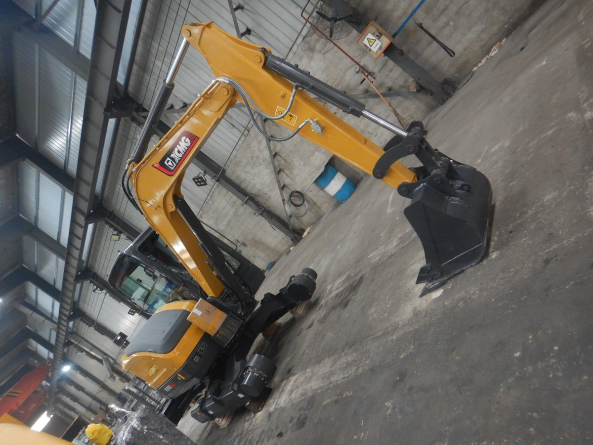 EvangelChina's tweet image. 🚜 Shipment update

2 × XCMG XE60G Pro excavators delivered to Costa Rica 🇨🇷

6t class | 0.24 m³ bucket | 3.8 m digging depth
#XCMG #Excavator #HeavyMachinery