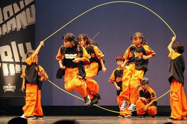 3月15日(日)開催 
#イタミ朝マルシェ ステージ情報✨️

3月は伊丹ダブルダッチスクールの3チームが登場！

🌸BuddyRise（バディーライズ）
🌸Poppin Party（ポッピンパーティー）
🌸UnLIMIX（アンリミックス）

子供たちのダブルダッチパフォーマンスをお楽しみに🙌🎶

終了後にプチ体験会もあるよ！