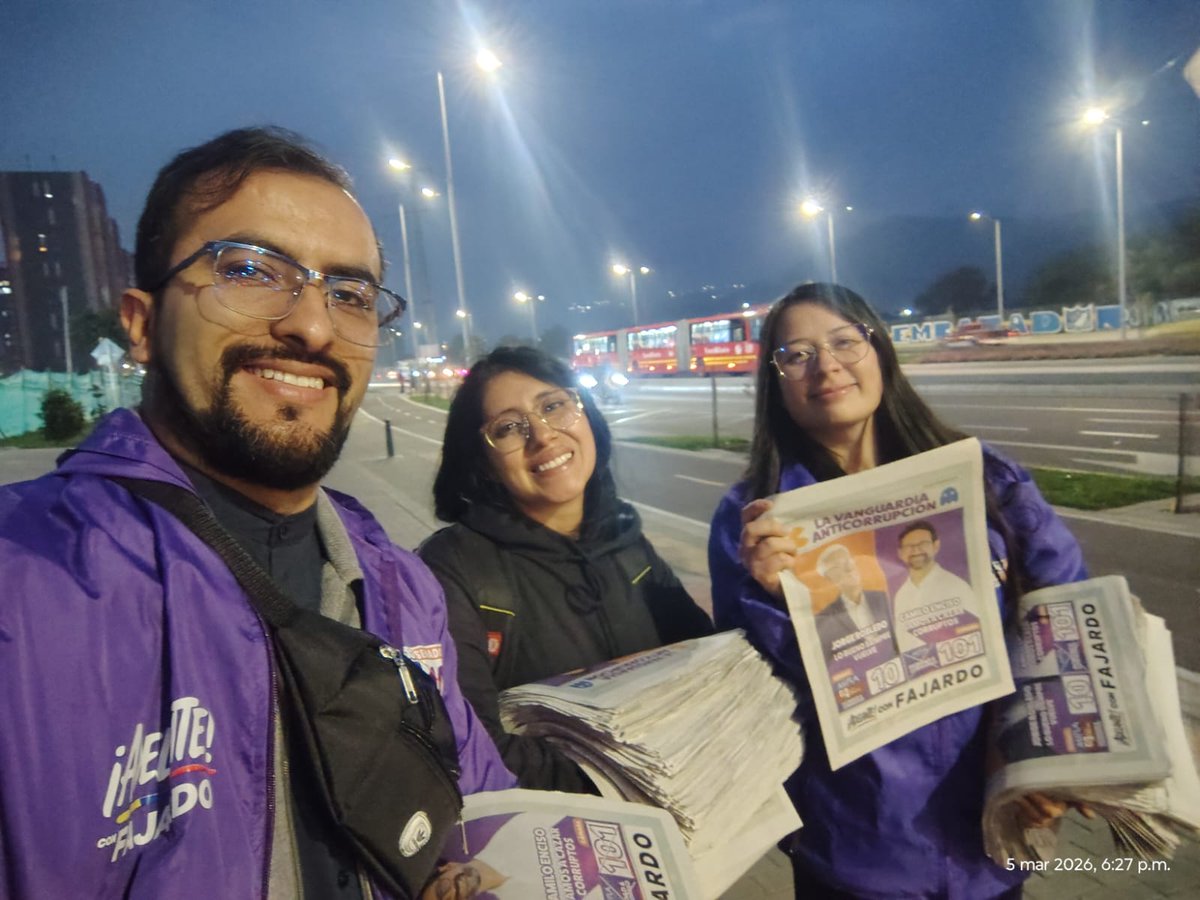 Seguimos dándola toda hasta el final ❤️

Voten por <a href="/JERobledo/">Jorge Enrique Robledo Senado #10 Ahora Colombia</a> #10 y <a href="/camiloencisov/">Camilo Enciso</a> 101.