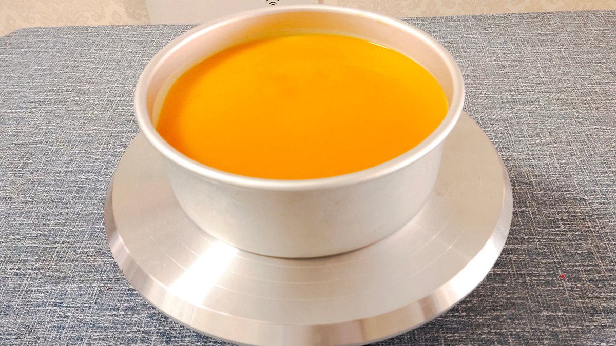 killianone's tweet image. 5-Minute Mango Lassi! Blend 1 ripe mango (peeled, cubed), 1 cup yogurt,  cup milk, 1 tsp honey, u0026 a pinch of cardamom. Top with mango bits—creamy, sweet, u0026 perfect for hot days! #MangoLassi #QuickDrinks #SummerSips