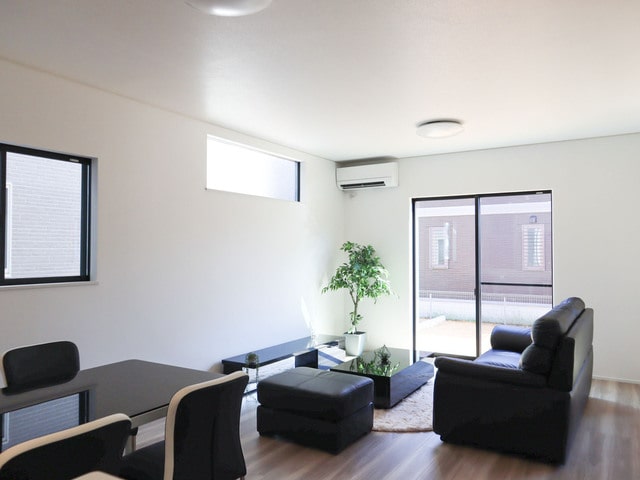 oomachihousing's tweet photo. 🌸水落町３丁目完成内覧会🌸

鯖江市の人気エリア「水落町３丁目」にて
完成内覧会を開催いたします！

【完全予約制】となっておりますので
HP予約フォームまたはお電話にて予約をお願いいたします。

詳しくはこちらをチェック🌟
https://t.co/4PoWE21QqP

#新築 #分譲住宅 #完成内覧会 #鯖江市 https://t.co/eScgYplOmB