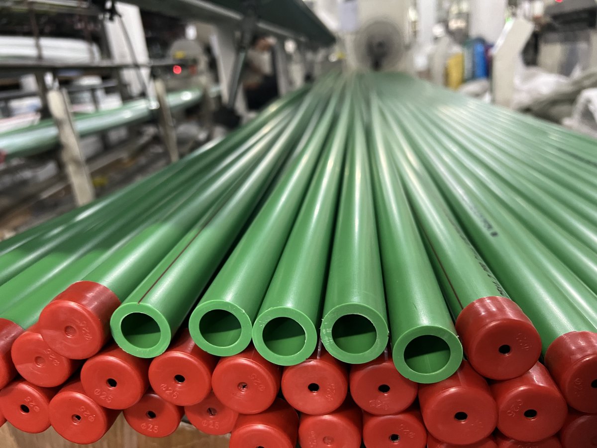 SwdCindyli's tweet image. Stop watching glue dry.

SWD PPR heat fusion creates a solid, leak-proof bond in seconds. No curing. No callbacks. Just speed. It’s not just a connection; it becomes a single, homogeneous unit.
Switch to the "Fit and Forget" standard: swdplastic.com/plastic-pipes-…

#Plumbing  #PPRPipe