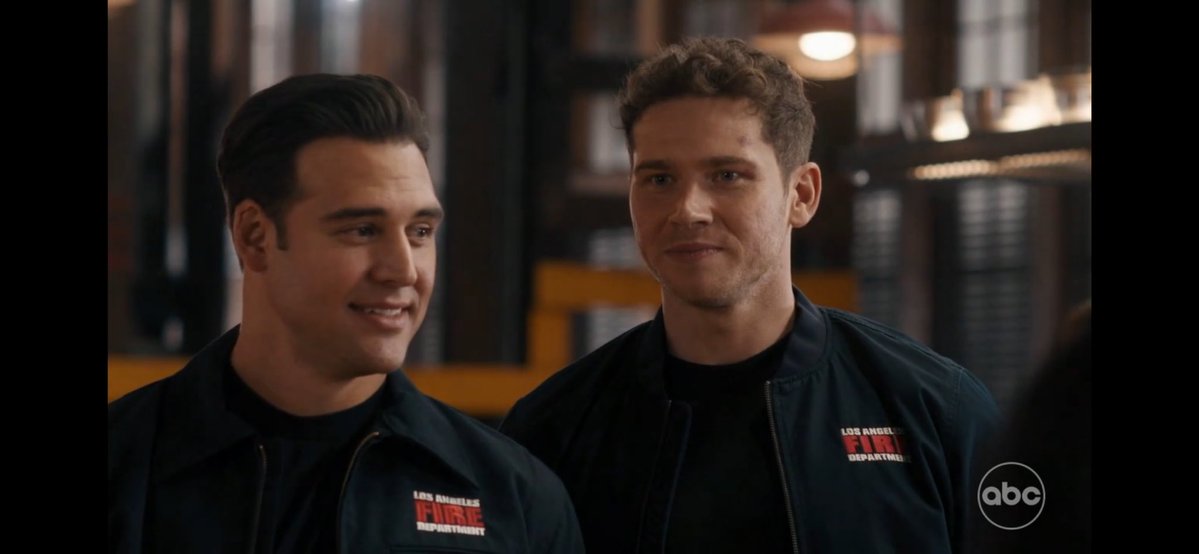 buckitallup's tweet image. EDDIE GOTTA KEEP BUCK ON A LEASH BRO 😭