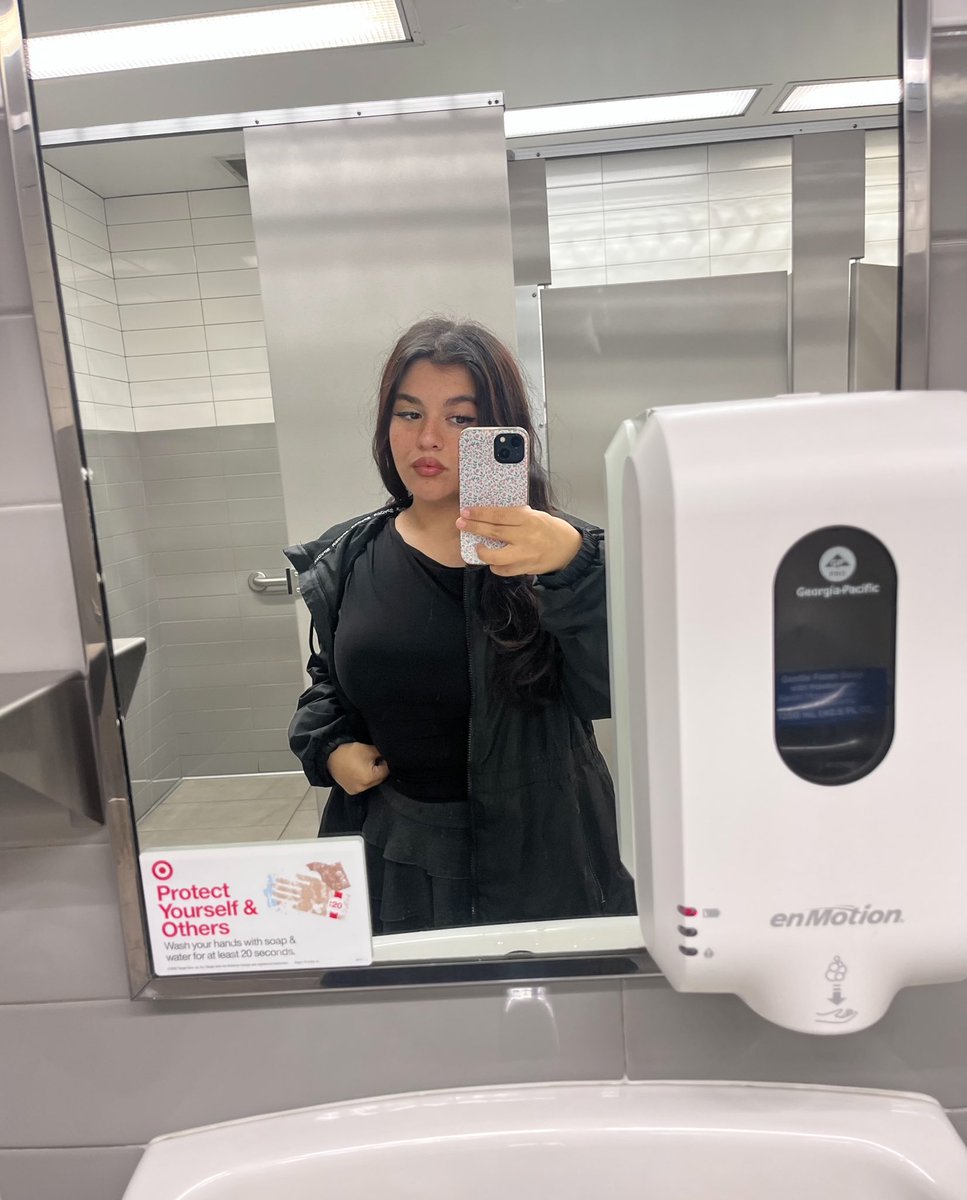 ᴊᴇɴɴʏ tweet media