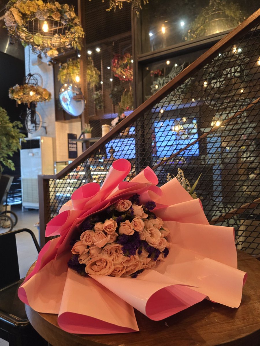 TeamMMEntrata's tweet photo. Beautiful bouquet for our beautiful hirl @maymayentrata07.

MAYMAY ROJAmazing LUNA https://t.co/76aXt5xxP0