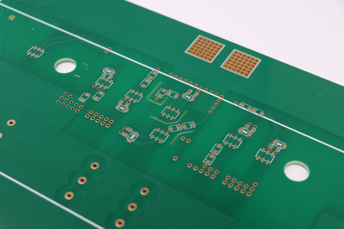 PCBGOGOofficial's tweet image. Internal and external 8oz 4-layer PCB board

#PCBGOGO #PCB #pcbmanufacturing #chinapcb #pcbmanufacturer #pcba #pcbassembly #printedcircuitboards #PCBboard