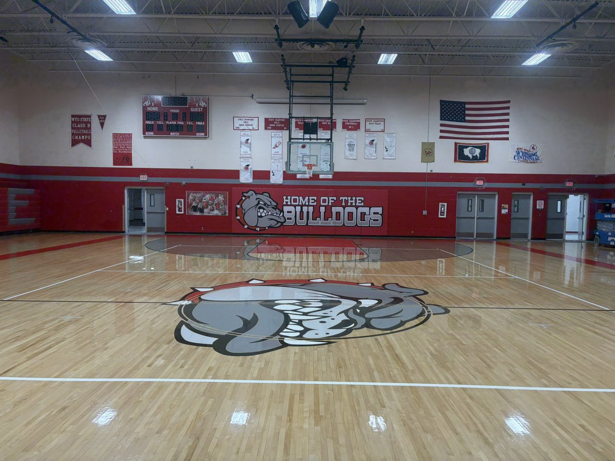 Coach_Rueb's tweet image. The Pack has made it to Spearfish! 🐺

Buc-ee’s pit stop in NOCO ✔️
Shots up at Sundance HS ✔️

Appreciate Sundance HS for opening the gym &amp;amp; letting us get some work in tonight. #COMPETE ‼️