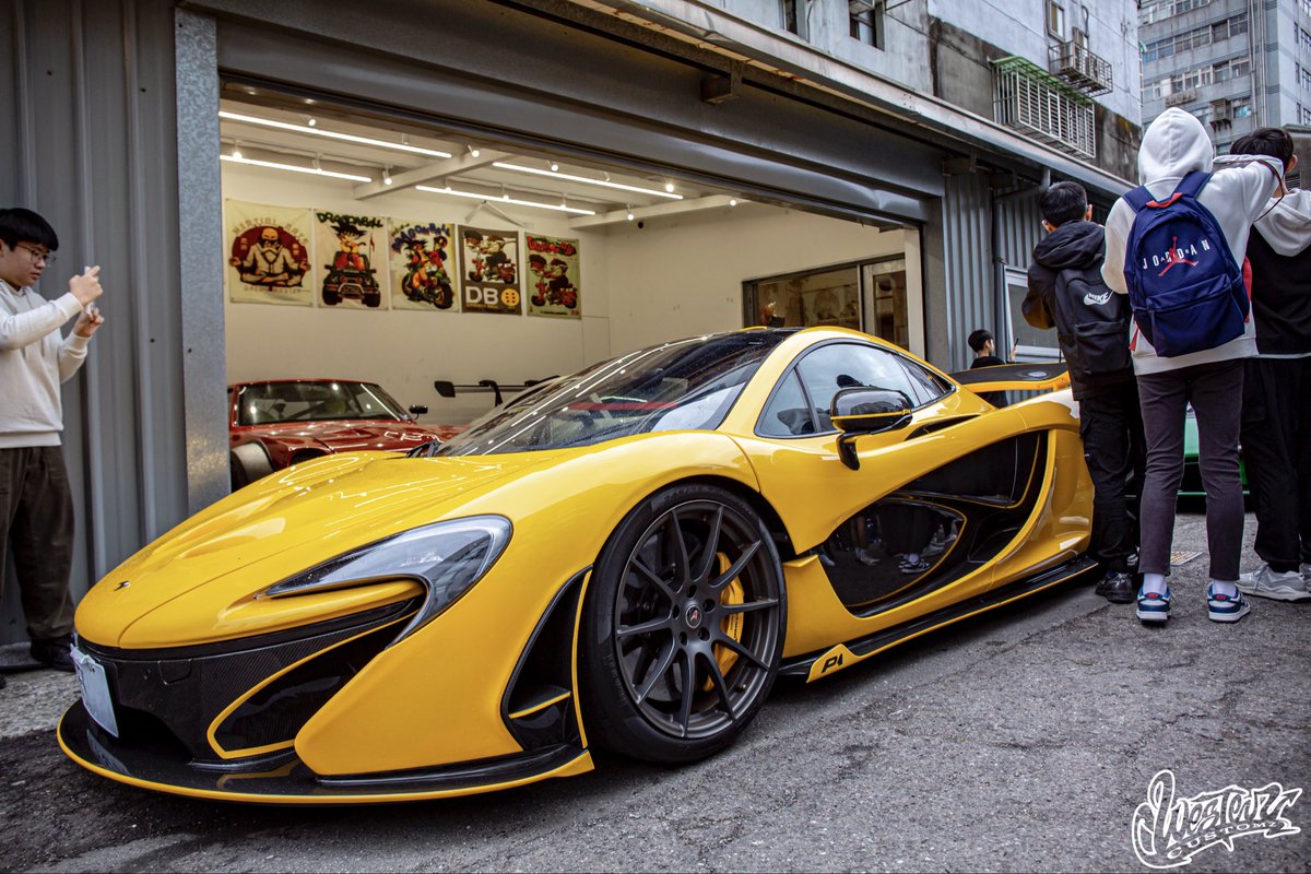bboybar5432's tweet image. 好像是第一次拍到實車
#mclaren
#p1