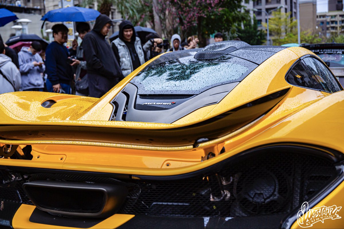 bboybar5432's tweet image. 好像是第一次拍到實車
#mclaren
#p1