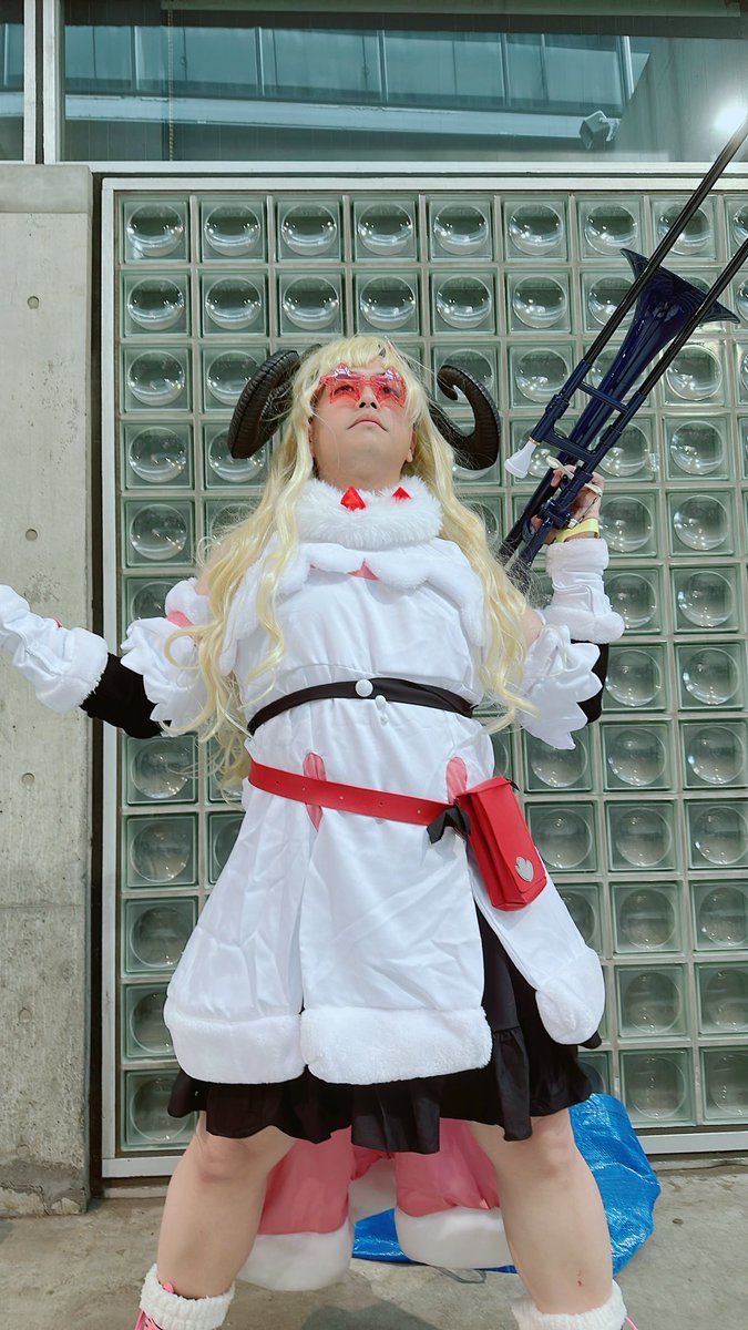 ⚠️コスプレ⚠️
ひと苦労して、やっと手元の用事
（グッズの受け取りなど）を済ませました。
今日は去年ほど寒くなくてよかったです！

一応チャンピオン（？）です
よろしくお願いします！！！

 #hololivefesEXPO26_DAY1