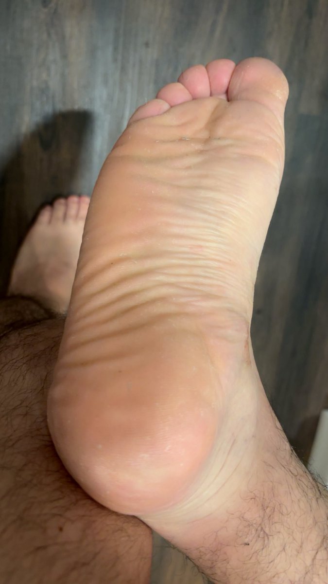 Mr Feet Guy tweet media