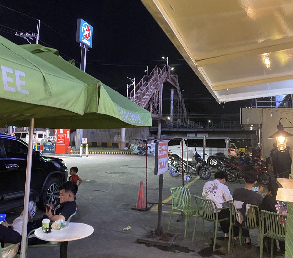 Jonathan de Santos (@desamting) on Twitter photo 