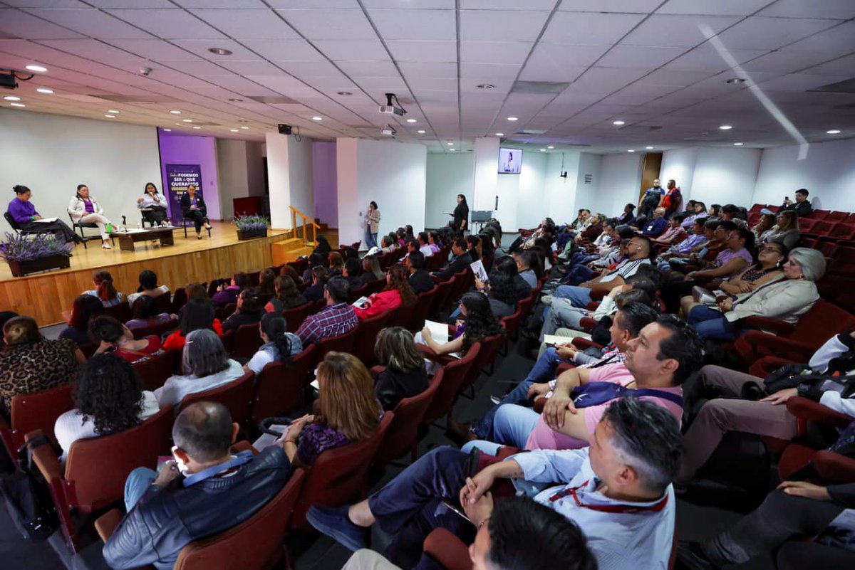 RocioVillarauz's tweet photo. En el marco del #8M en el @ISSSTE_mx impulsamos espacios de diálogo para reflexionar sobre las experiencias de las mujeres trabajadoras y el papel de la igualdad sustantiva en la transformación de nuestra cultura institucional. 💜
#LlegamosTodas ✌🏼 https://t.co/bVEscVjRC4