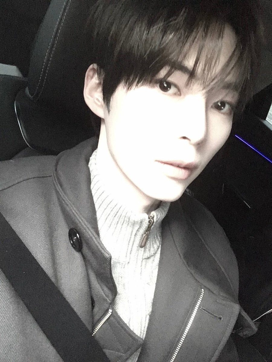 I know how to adjust the exposure but I think Sung-shine Hanbin does it better.