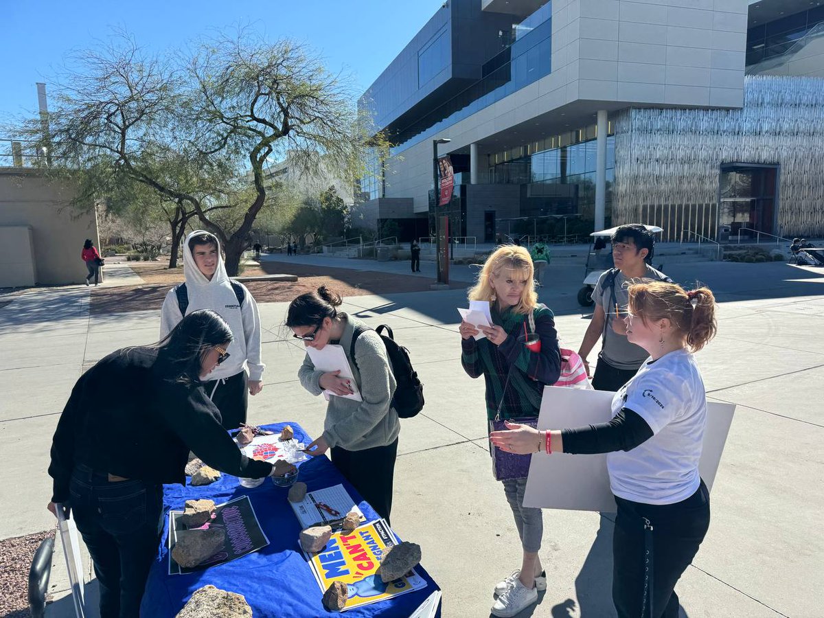 Kimberly Johnston-Linsday tweet media