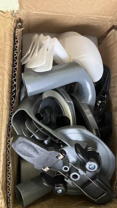使いやすいので小缶用も購入。調色用に