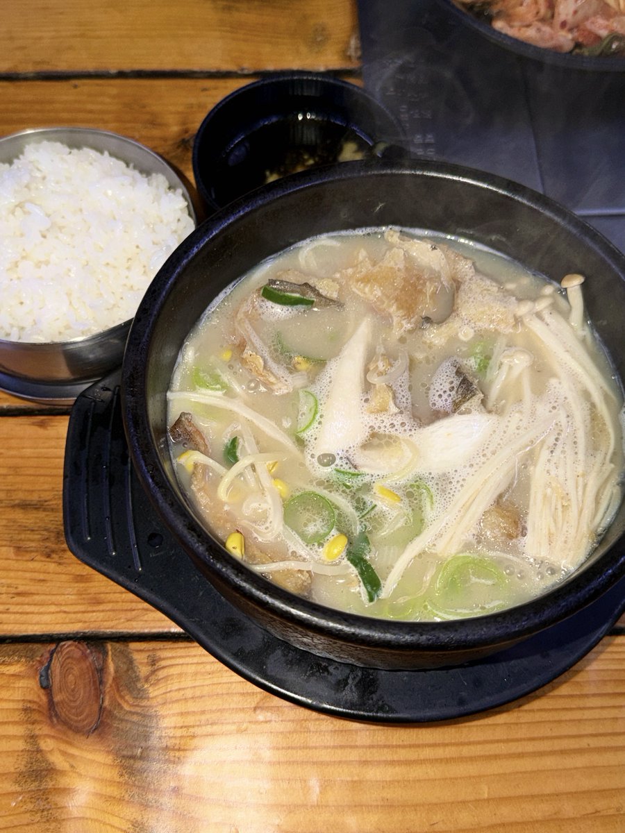윤주모 황태국이 이런맛이엇을까싶을정도

➰ 장수대 황태국