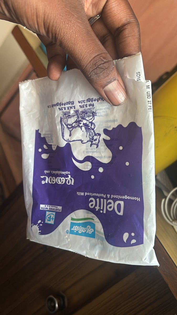 KaravTheMonk's tweet photo. @bigbasket_com - Delivering milk that was made on 27th feb on March 6th. No option to talk to any customer care person. No option for me to refund. 

@jagograhakjago for viz. selling expired products. https://t.co/t9dLBPxyLf
