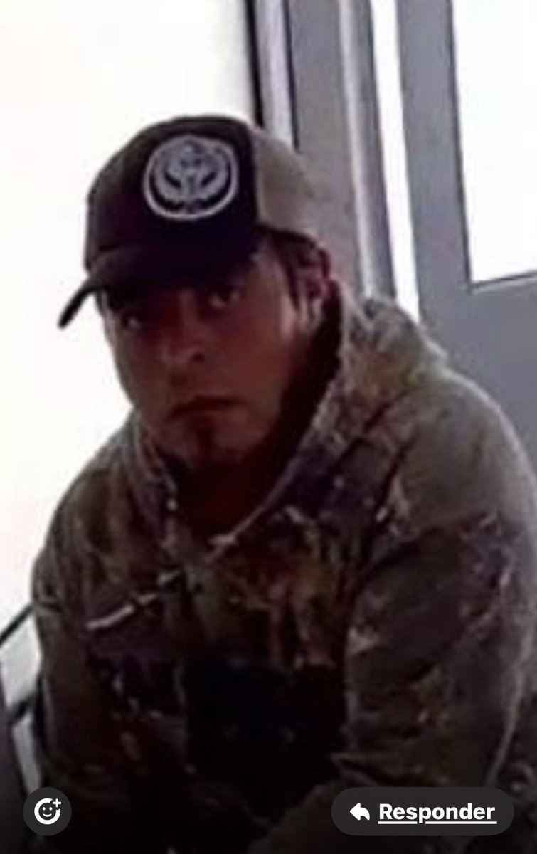 EnlaNapolesBJ's tweet photo. Este individuo ha sido grabado dentro de  2 domicilios de @LaNapolesCdMx intentando robar. Por favor ayúdenos a identificarlo @AccionesBJ @BJAlcaldia favor de compartir con los mandos de la colonia. Gracias! @ReportandoCDMX1 @VecinosAlcBJ @ColoniasdeBJ https://t.co/2cm2puty16