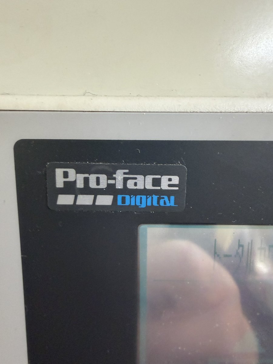 eikopakku's tweet image. 製袋の機械の液晶が薄くて見えずらい😂
#製袋　#機械　#Proface  #液晶
