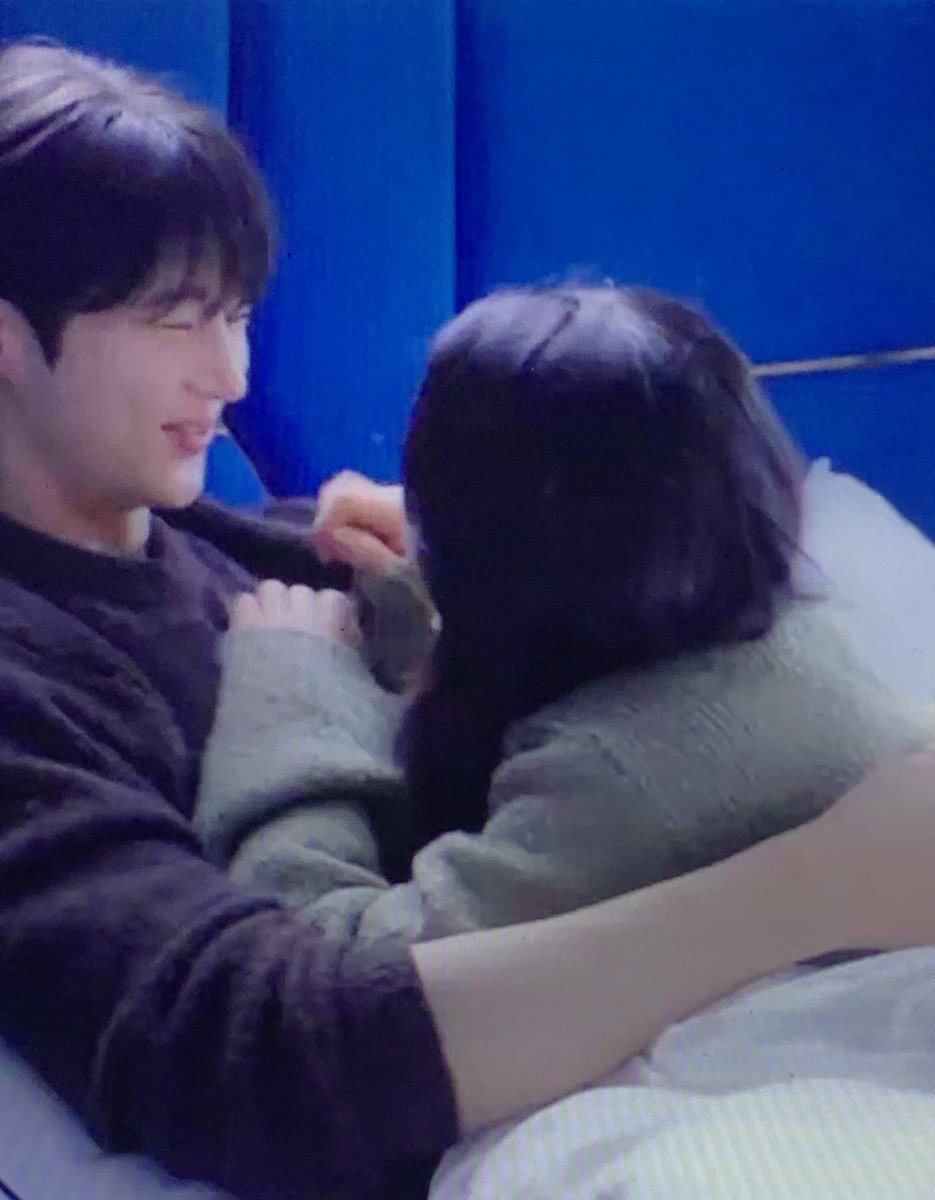 ship so good ppl start to act funny whenever their past works tgt get mentioned, DRAMA anniversary projects announced, or even small translation accounts mention both of them 😭

LIKE RELAX why are u so nervous