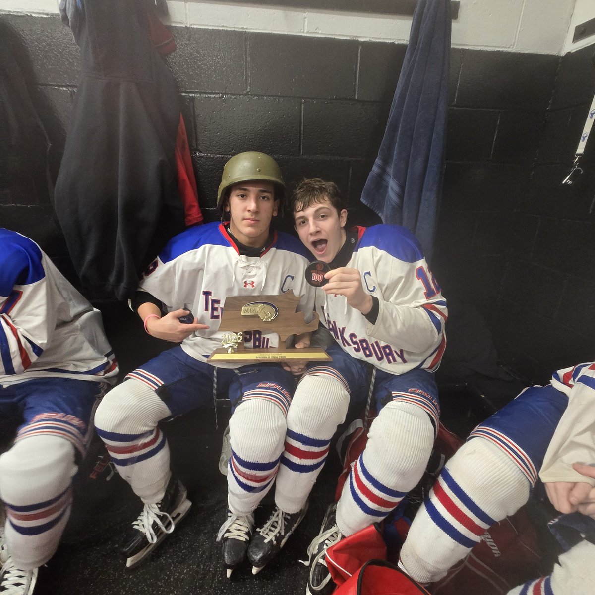 TMHSHOCKEY's tweet photo. REDMEN WIN 8-0! MIAA DII FINAL 4 💪 Lot of kiddos...but Capt.Jake Cunha 4 pts 100 career points #Bucket👊👏👏 Bourgea & KJ 4pts each👊 👊 Cole solid between 🥅 18/18 back2back SO #PackaLunchGuy 👊 #RedmenWin #RedmenPride Next: TBD https://t.co/mQaeSMCaJz