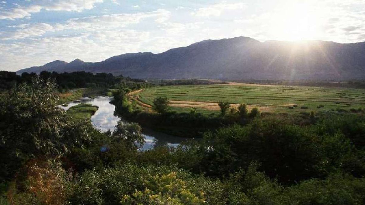 Utah wants to study building a new state park ksl.com/article/514577…