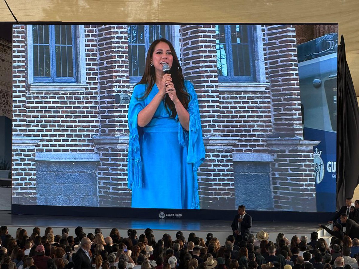 HSalgadoBanda's tweet photo. #DichoYHecho, la #GobernadoraDeLaGente @LibiaDennise, ha reafirmado en su #2doInforme que en #Guanajuato se gobierna entregando resultados a favor de las familias. Desde @finanzasgente, reiteramos nuestro respaldo y colaboración para seguir generando prosperidad para la gente. https://t.co/RiBBo8wYTi
