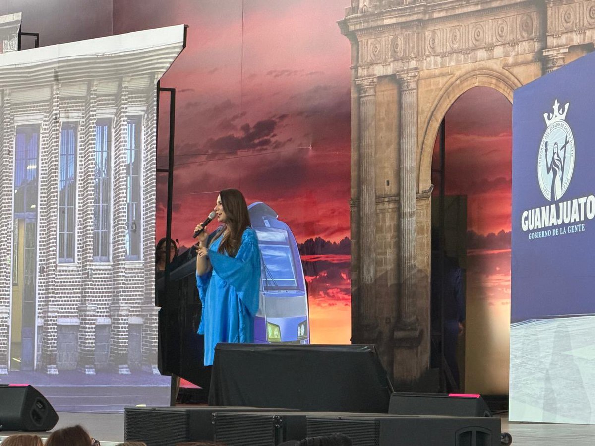 HSalgadoBanda's tweet photo. #DichoYHecho, la #GobernadoraDeLaGente @LibiaDennise, ha reafirmado en su #2doInforme que en #Guanajuato se gobierna entregando resultados a favor de las familias. Desde @finanzasgente, reiteramos nuestro respaldo y colaboración para seguir generando prosperidad para la gente. https://t.co/RiBBo8wYTi