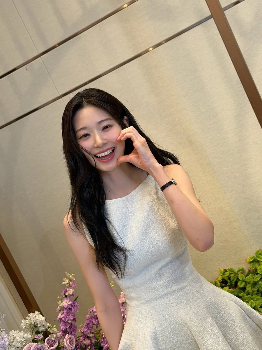 KMJUpdates's tweet photo. 260306 | Kim Minju Instagram Update

"샤이닝🌱✨오늘 밤 8:50 JTBC/NETFLIX에서 만나요🫶"

🔗https://t.co/LTRIY6yBtA

#김민주 #민주 #ミンジュ #KimMinJu @minju_official_ https://t.co/tXNYagqNji
