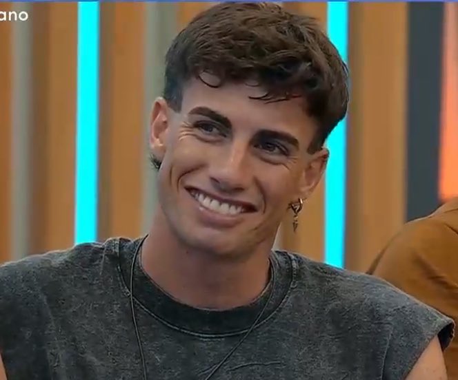 TBESTHL's tweet photo. literalmente zunino y luana son la reencarnación de alan y sabrina 

#GranHermano https://t.co/2Sj50Rqkyp