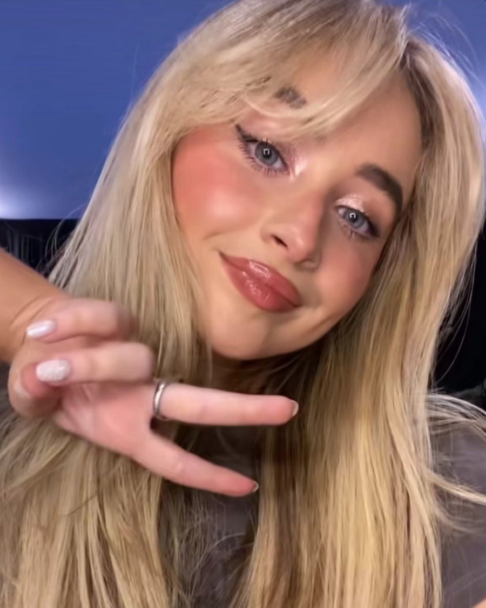 kar 🎧ྀི♪⋆.✮ (@brinlivia) on Twitter photo 