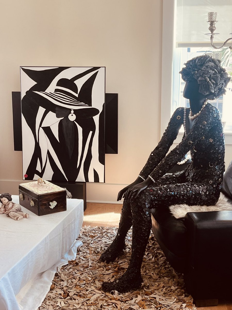 CatherineBenoot's tweet photo. 2 of my artworks. “Black and White” is 30x40 inch. Art by Cathérine Benoot https://t.co/ykjIwl1j0Z