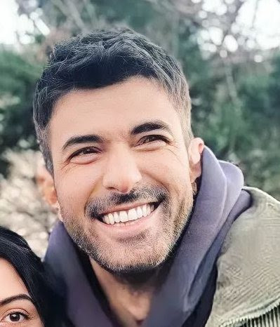Lindoooooooo 
Su felicidad contagiosa 🥰

#EnginAkyürek 
   Engin Akyürek 
   🤴🇦🇷🤴