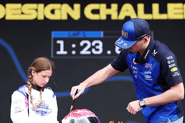 Mercury98568210's tweet photo. Girl dad aka max verstappen in his natural habitat 🥺❤️

he really looked happier than girl😆 https://t.co/rGuKaxRY2K