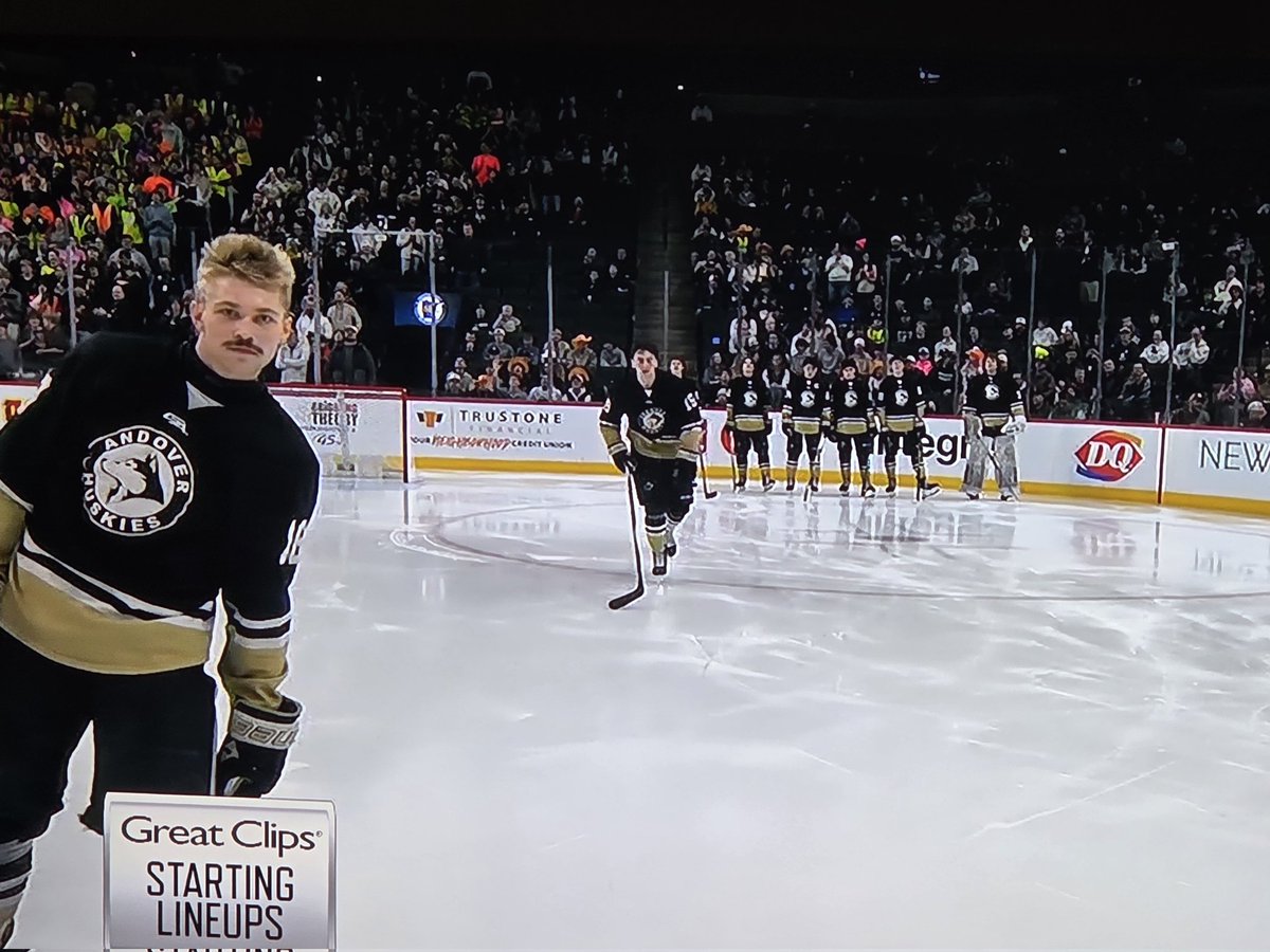 SethHolst's tweet image. I was already not cheering for Edina, but this 'stache 'n' lean intro has me totally on the Andover bandwagon. A+. 10/10. No notes.
#tourney26