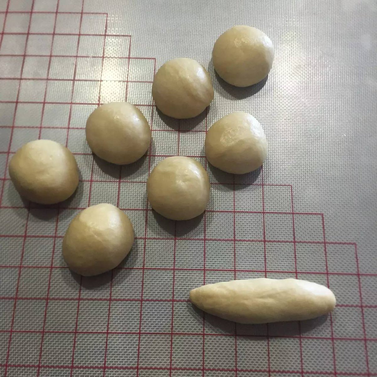 YATIeWNWPB's tweet image. Midweek snack attack Grab a bag of our crunchy honey-glazed nuts—sweet, salty, and perfect for that 3pm slump! Tag a friend who needs a snack buddy ♀ #SnackTime #CrunchyJoy