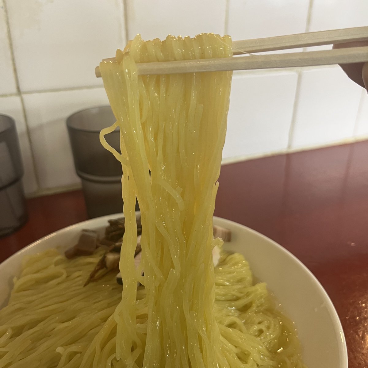 EYotti's tweet photo. 麺と飯ソウハチヤ　がろんちゃん店

限定麺
昆布水ざる中華煮干し　¥1050

#麺と飯ソウハチヤがろんちゃん店
#ぼっち飯 https://t.co/W2oeWcw7dc