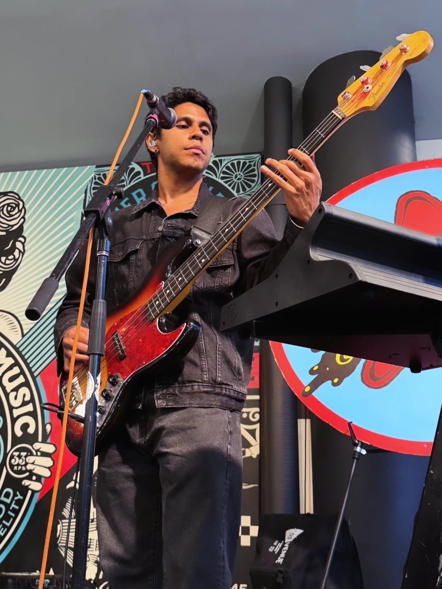 Amoeba Music tweet media